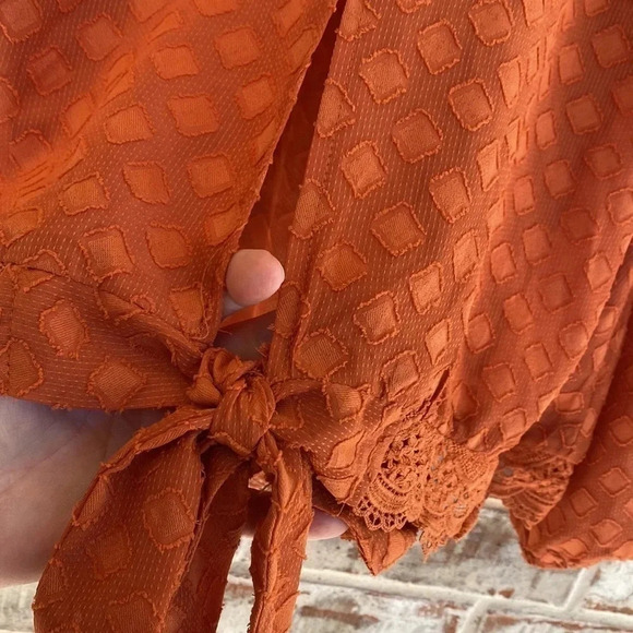 Haute Fox Rust Diamond Shape Ruffled Lace Blouse - Picture 10 of 10